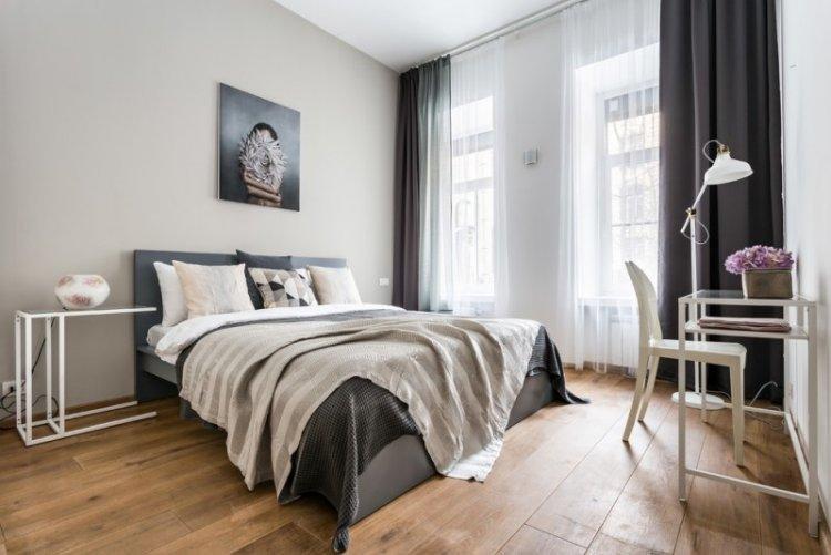 Rideaux dans la chambre dans un style moderne - photo