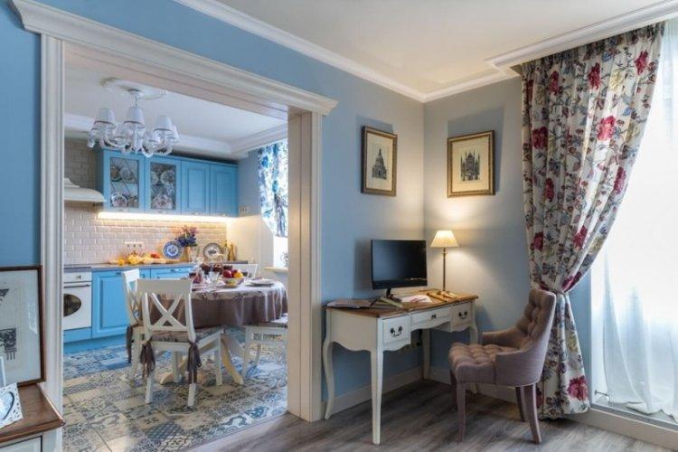 Provence - Couleur bleue à l'intérieur