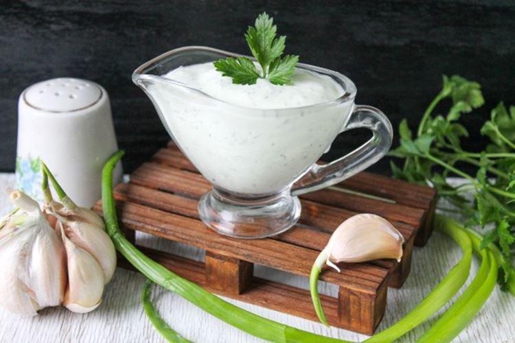 Sauce à la crème sure au fromage cottage - recettes