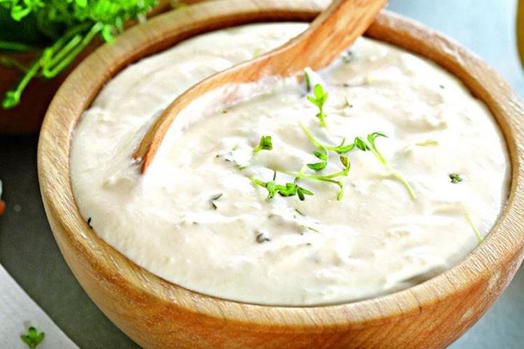 Sauce à la crème sure au cresson - recettes