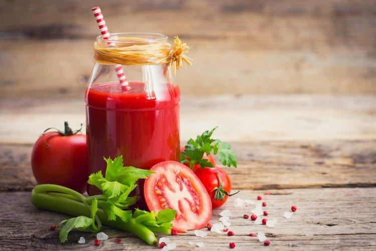Smoothie à la tomate pour la perte de poids et le nettoyage du corps - recettes