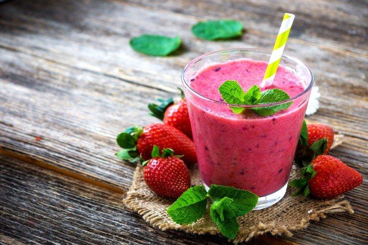 Smoothie à la fraise pour la perte de poids et la détoxification - recettes