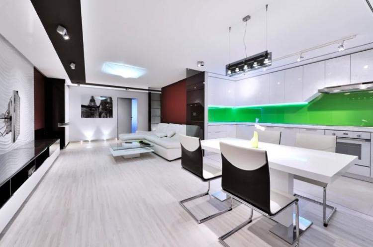 Décoration de plafond - Style high-tech à l'intérieur