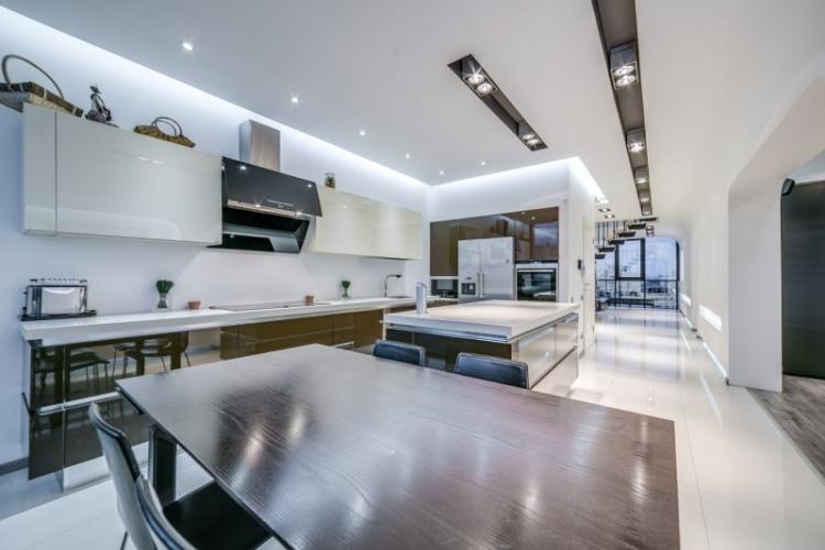 Cuisine high-tech - Photo design d'intérieur