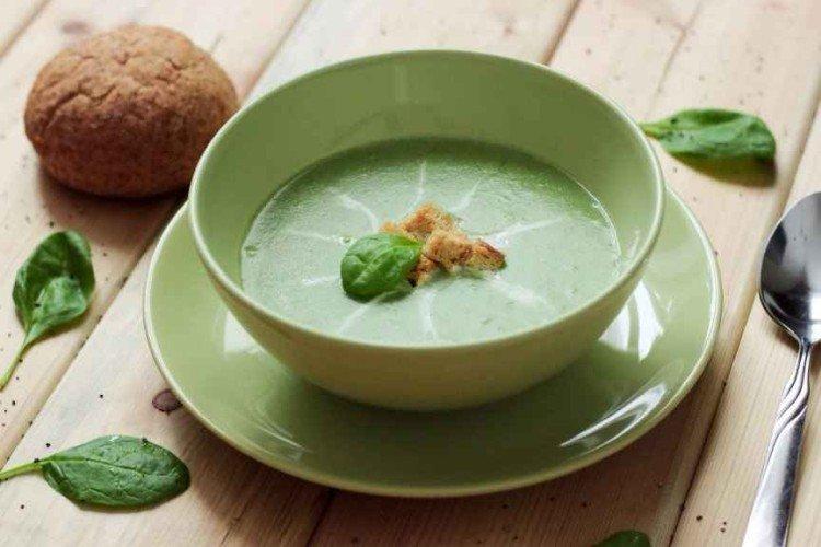 Soupe à la purée d'épinards - de délicieuses recettes