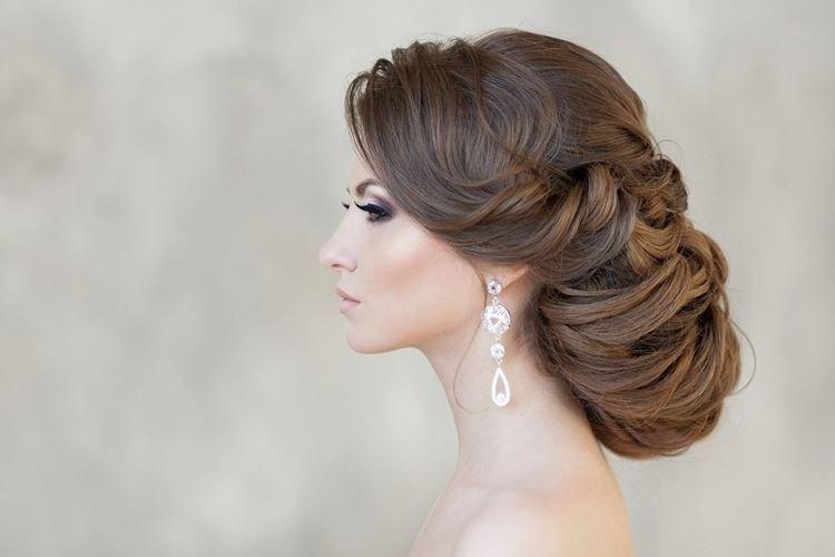 Minimalisme volumétrique - Coiffures de mariage pour cheveux longs