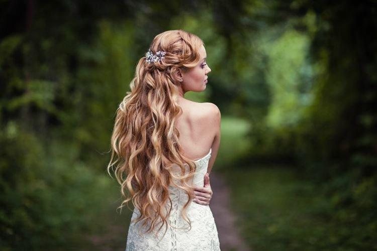 Désinvolture romantique - Coiffures de mariage pour cheveux longs