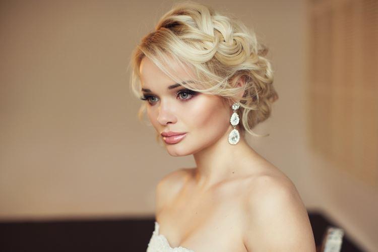 Coiffures de mariage pour cheveux courts : 20 idées