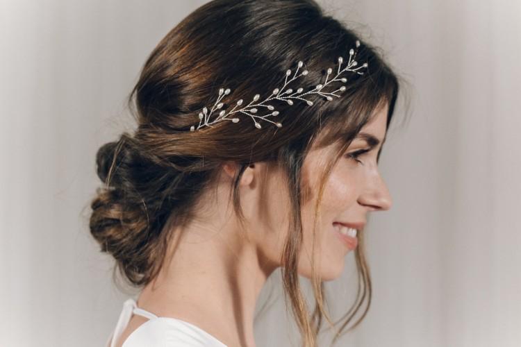 Coiffures de mariage pour cheveux mi-longs : 20 idées (photo)