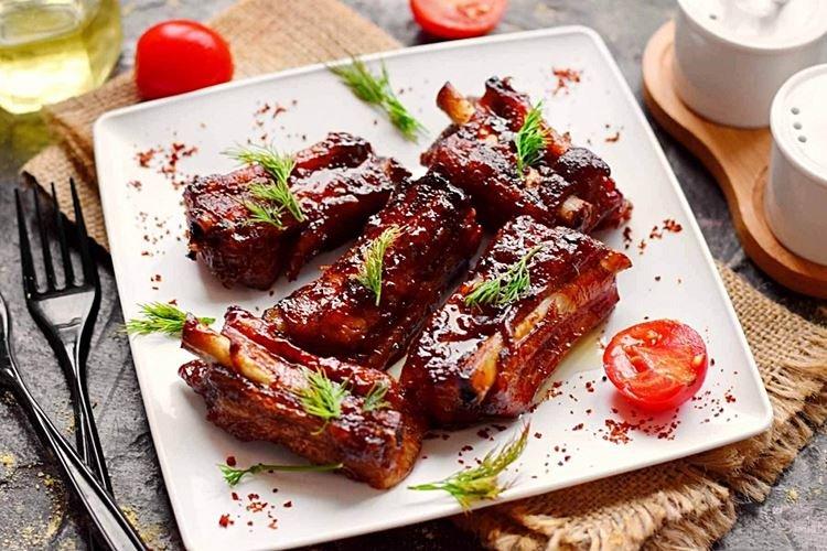 Côtes de porc sauce miel-ail au four - recettes