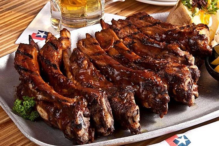 Côtes de porc à la sauce tkemali au four - recettes