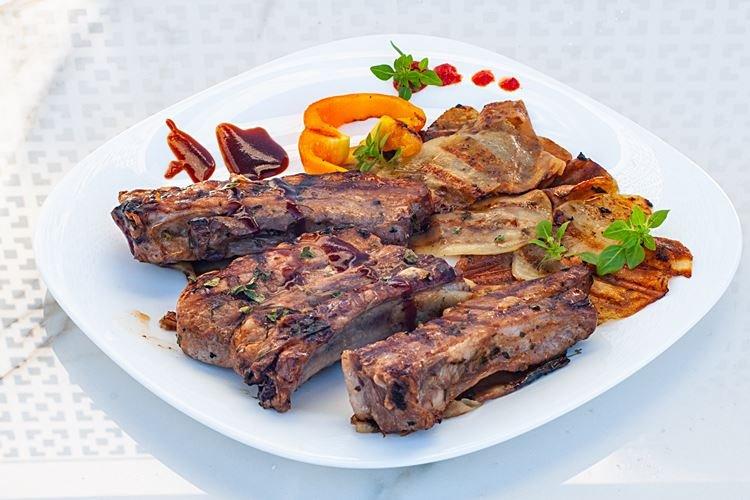 Côtes de porc aux coings et pommes au four - recettes