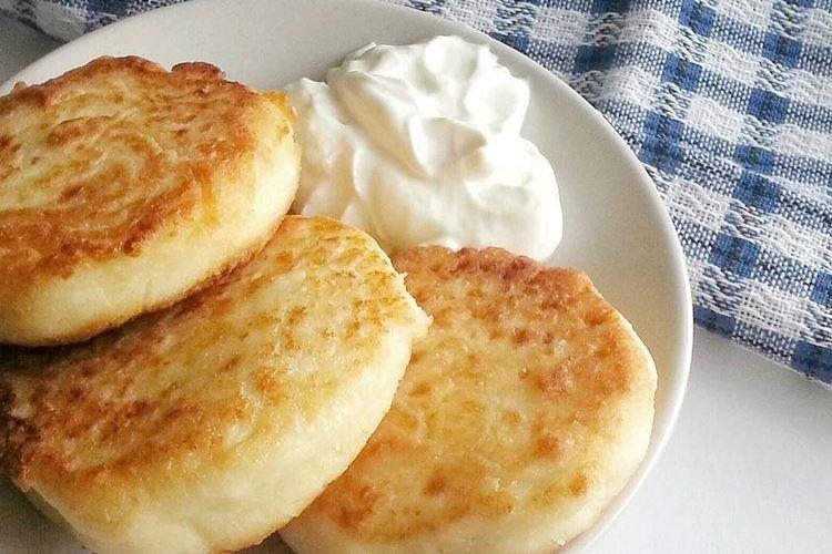 Cheesecakes aux pommes de terre - Recettes de crêpes au fromage cottage dans une poêle