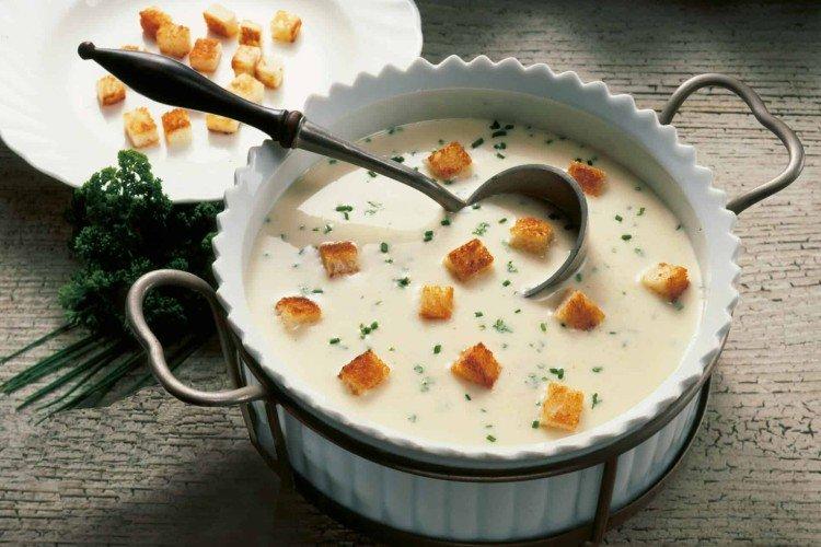 Soupe au fromage KASESUPPE - recette de soupe au fromage à la crème