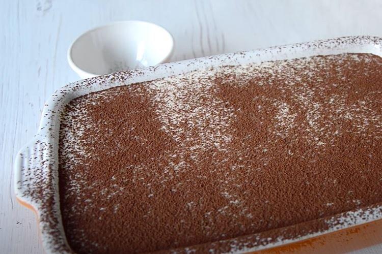 Tiramisu d'un chef italien à la maison - une recette étape par étape avec une photo