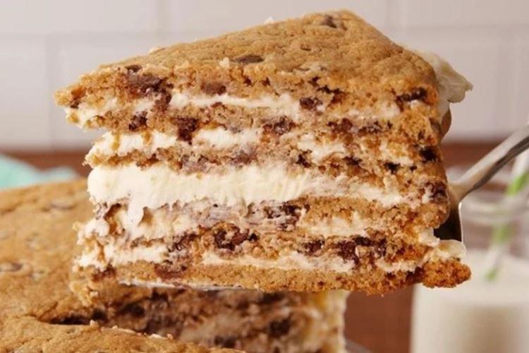 Gâteau aux biscuits au fromage cottage et aux raisins secs sans cuisson - recettes