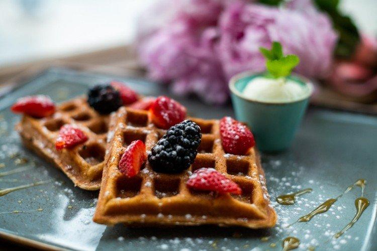 Gaufres viennoises à la semoule dans un gaufrier électrique - recettes
