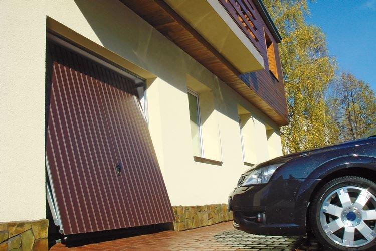 Portes basculantes à faire soi-même en carton ondulé - photos et idées