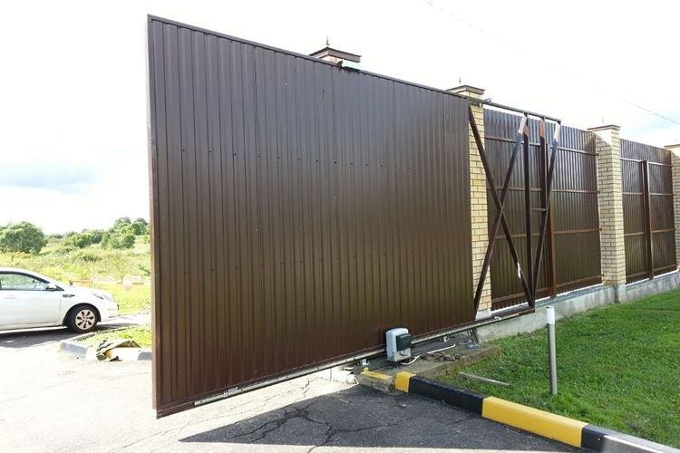 Portails coulissants à faire soi-même en carton ondulé - photos et idées