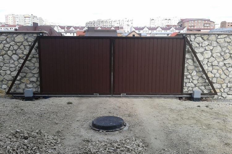 Portails coulissants à faire soi-même en carton ondulé - photos et idées