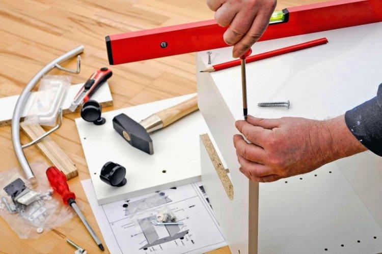 Assembler l'armoire intégrée de vos propres mains