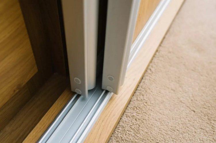 Installation de porte - Armoire encastrée bricolage