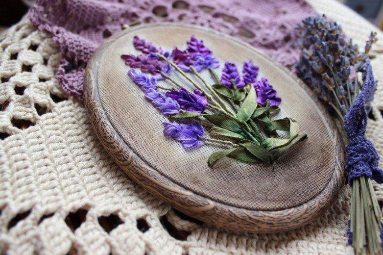 Lavande - Broderie au ruban pour débutants pas à pas