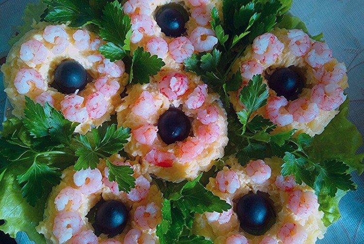 Apéritif exotique sur la table de fête - recettes