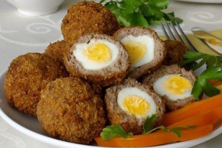 Apéritif chaud et froid sur la table de fête - recettes