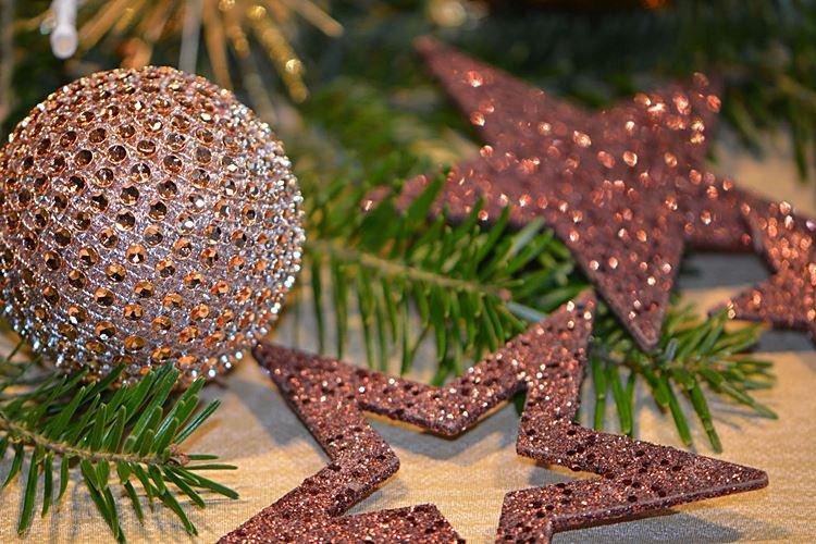 Étoile DIY sur le sapin de Noël - photos et idées