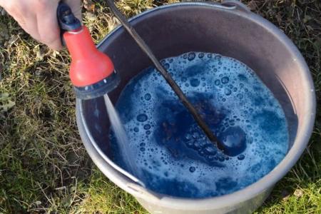 Liquide bordelais : application au jardin au printemps